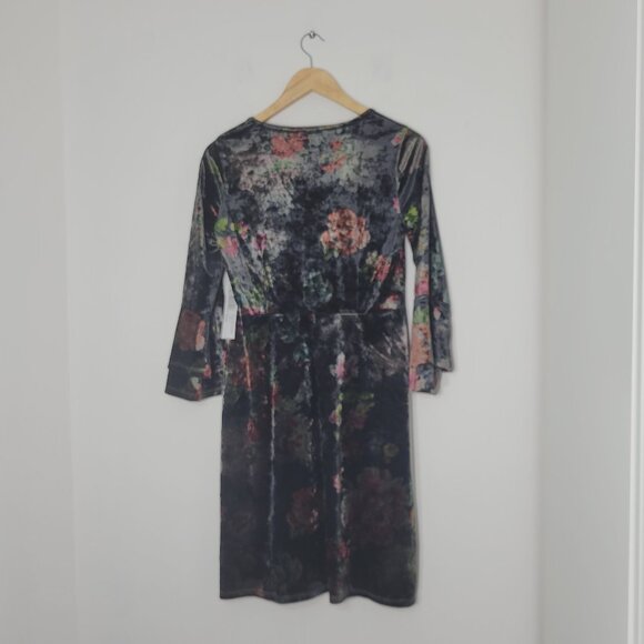 Tribal Femme NEW Velvet Black Floral Print Long Bell Sleeve Shift Dress S NWT - Picture 3 of 12
